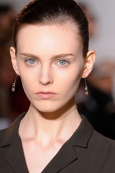 Look 13